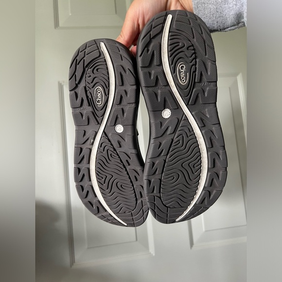 Womens Chaco zvolv 2 size 7 - Picture 2 of 3